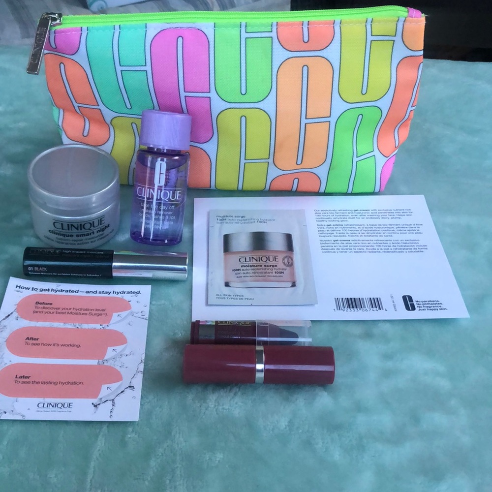 Clinique makeup bag and sample makeup lot (8 pieces) NEW